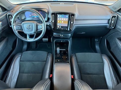 Used 2021 Volvo XC40 P8 Recharge image 4