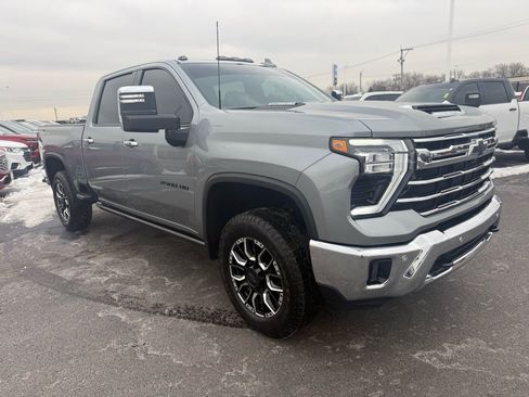 Used 2025 Chevrolet Silverado 2500 LTZ w/ LTZ Premium Package image 7