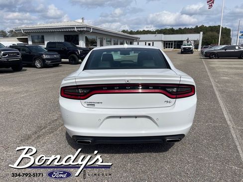 Used 2017 Dodge Charger R/T w/ Plus Group image 13