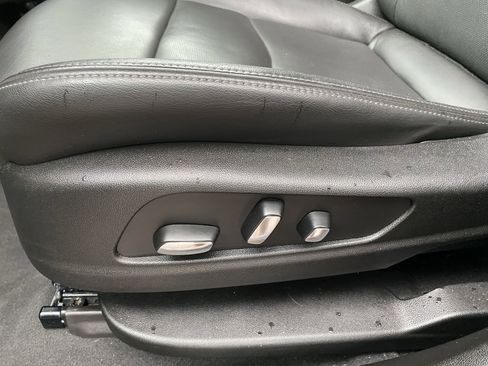 Used 2025 Cadillac XT6 Premium Luxury image 23