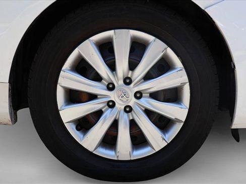 Used 2012 Toyota Corolla LE FWD image 9