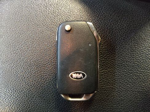 Used 2020 Kia Forte LXS FWD image 32