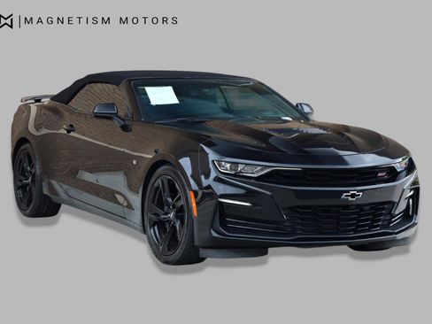 Used 2019 Chevrolet Camaro SS RWD image 7