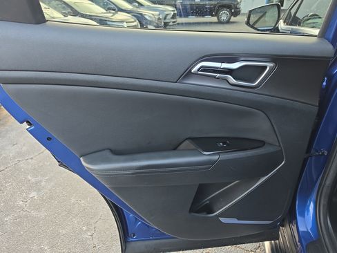 Used 2023 Kia Sportage EX FWD image 12