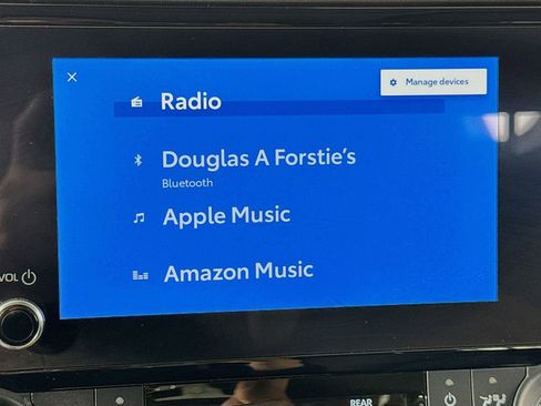 Used 2023 Toyota Highlander XLE image 37