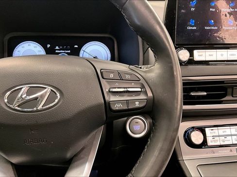 Used 2023 Hyundai Kona Limited FWD image 18