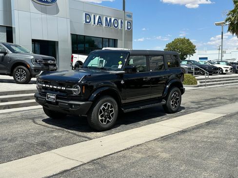 New 2026 Ford Bronco Outer Banks AWD/4WD image 2