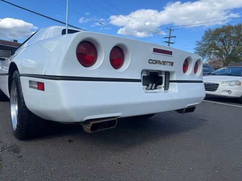 Used 1990 Chevrolet Corvette Convertible RWD image 14