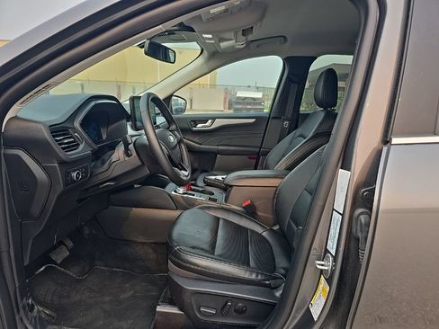Used 2025 Ford Escape Platinum AWD/4WD image 11
