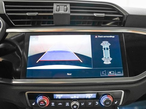 Used 2023 Audi Q3 2.0T Premium w/ Convenience Package image 21