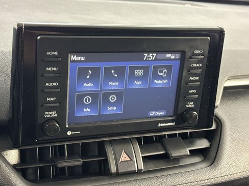 Used 2021 Toyota RAV4 XLE AWD/4WD image 20