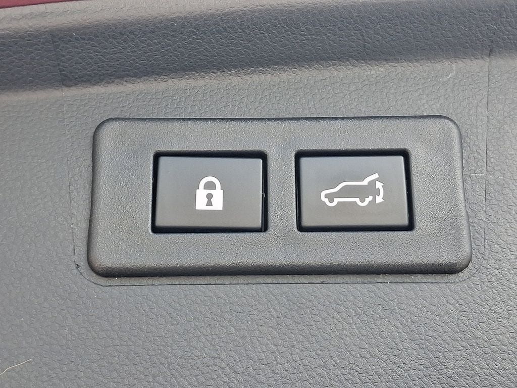 Used 2023 Subaru Outback Premium AWD/4WD image 30