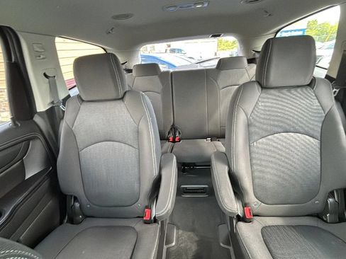 Used 2017 Chevrolet Traverse LT FWD image 30