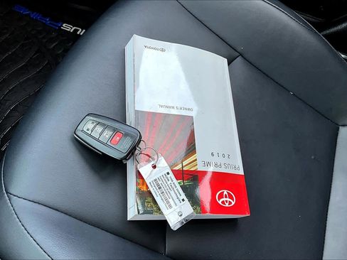 Used 2019 Toyota Prius Prime Advanced image 14