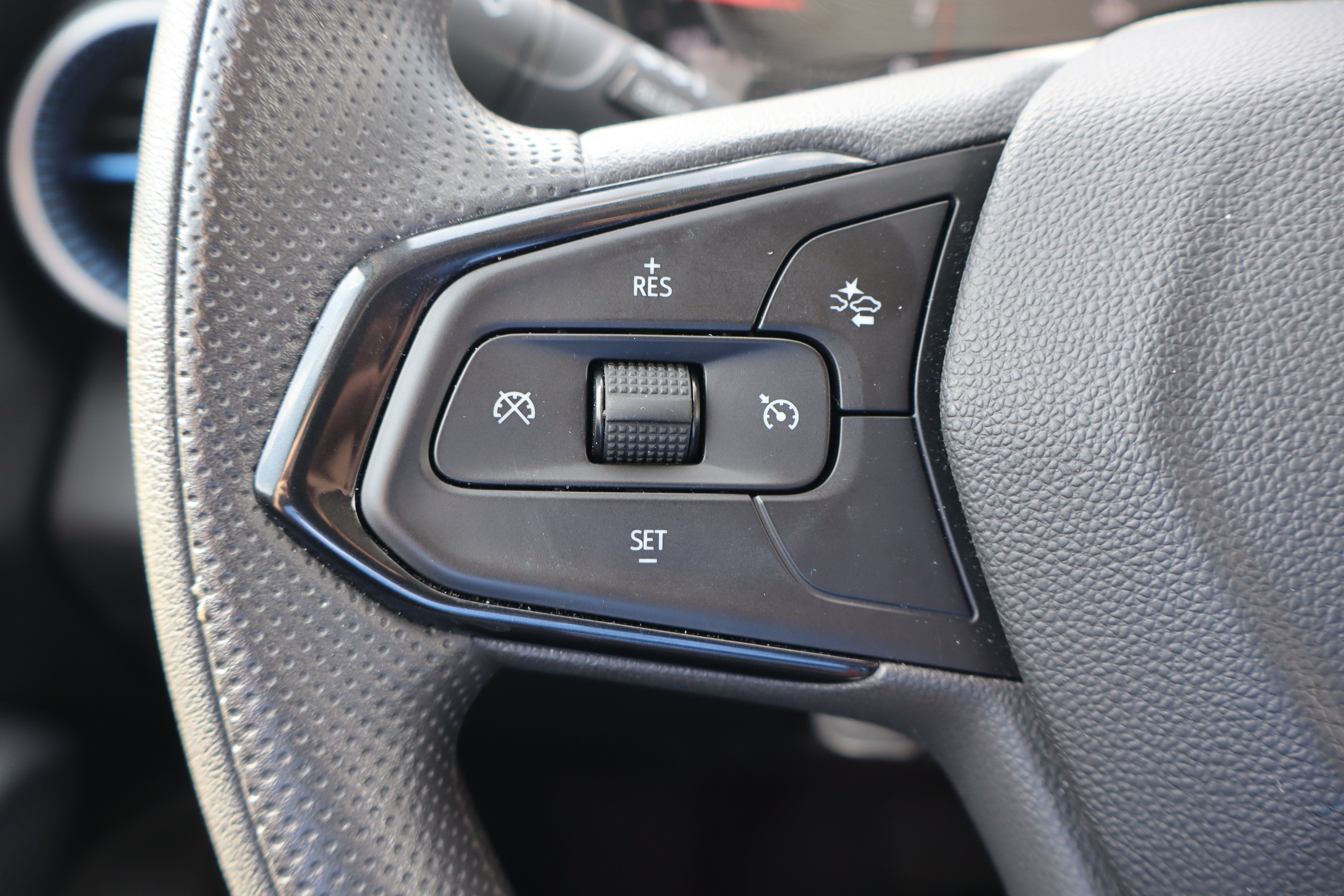 Used 2026 Chevrolet Trax LS FWD image 15