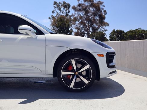 Certified 2023 Porsche Macan S AWD/4WD image 11