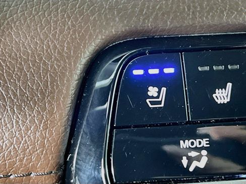 Used 2023 Honda Pilot Elite image 22