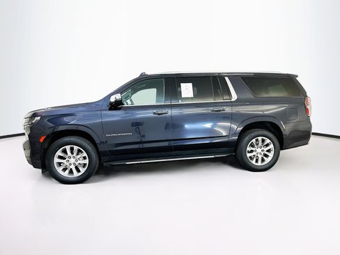 Used 2023 Chevrolet Suburban Premier image 4