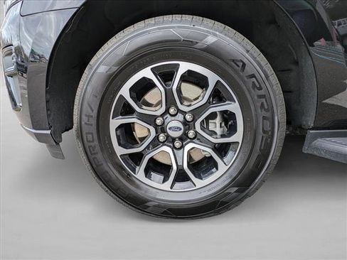 Used 2024 Ford Expedition Max XLT image 26