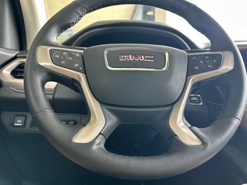 Used 2023 GMC Acadia Denali w/ Denali Technology Package FWD image 24