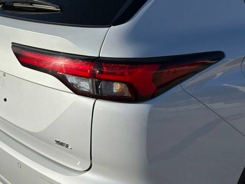 Used 2024 Mitsubishi Outlander SEL FWD image 11