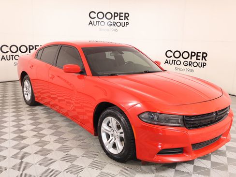 Used 2022 Dodge Charger SXT image 1