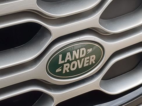 Used 2025 Land Rover Discovery S AWD/4WD image 11