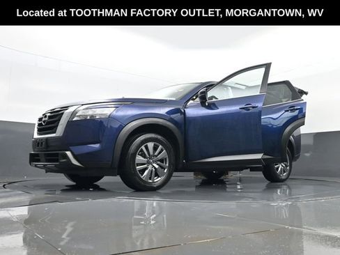 Used 2025 Nissan Pathfinder SV AWD/4WD image 34