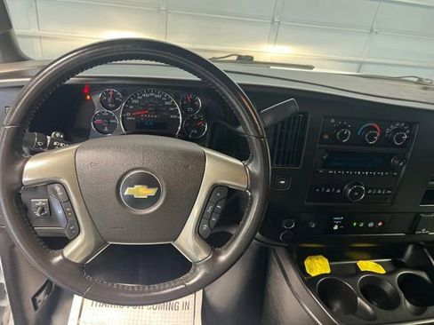 Used 2019 Chevrolet Express 2500 w/ Enhanced Convenience Package image 8