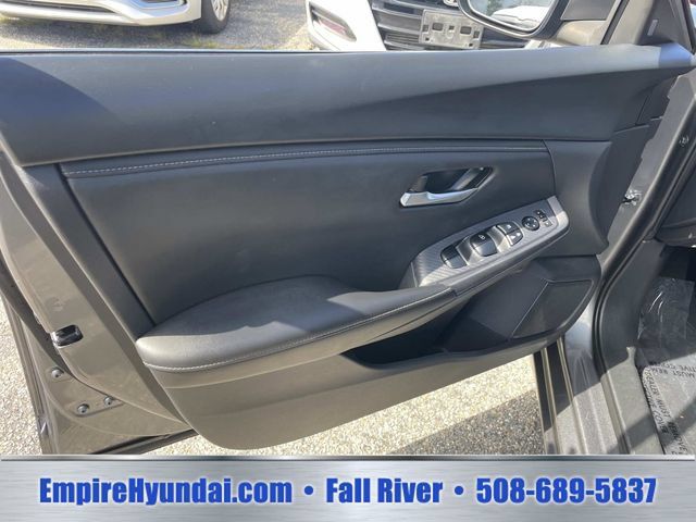 Used 2024 Nissan Sentra SV FWD image 17