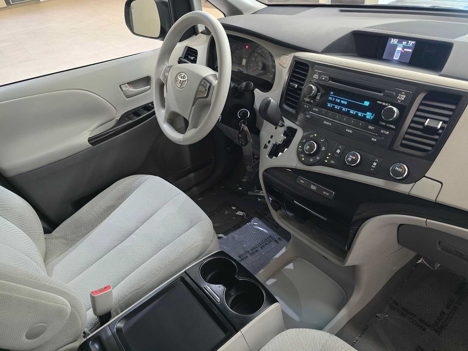 Used 2011 Toyota Sienna LE w/ Towing Pkg FWD image 27