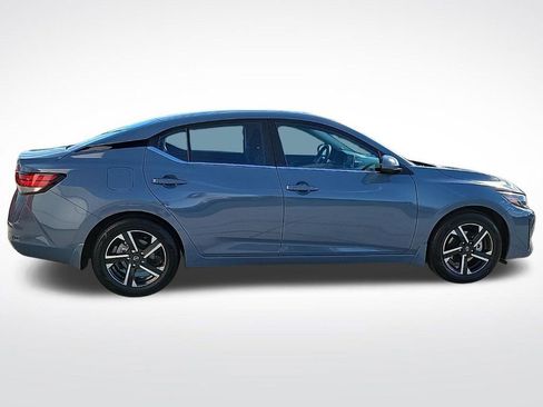 Used 2025 Nissan Sentra SV image 6