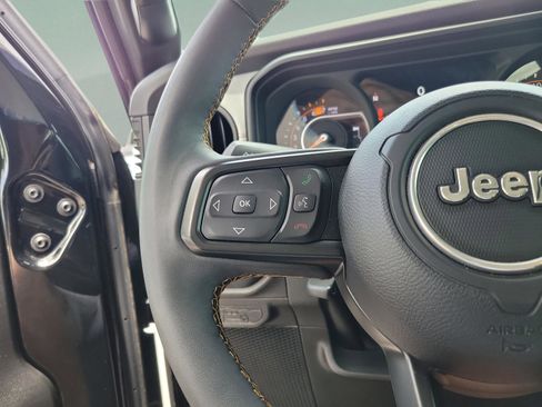 Used 2024 Jeep Wrangler Unlimited Sport AWD/4WD image 17
