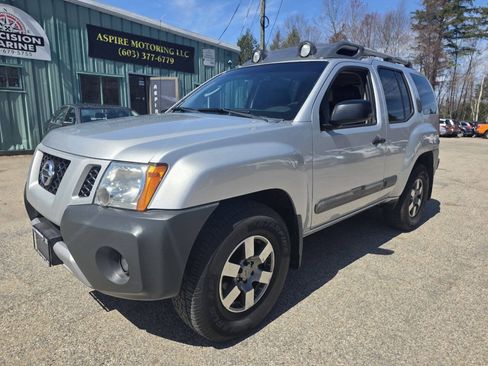 Used 2011 Nissan Xterra PRO-4X w/ Pro-4x Leather Pkg AWD/4WD image 3