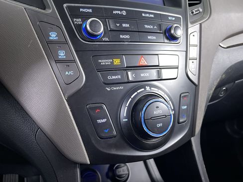 Used 2018 Hyundai Santa Fe SE AWD/4WD image 15