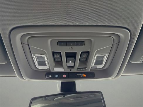 Used 2020 Chevrolet Silverado 1500 LTZ image 13