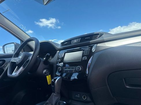Used 2020 Nissan Rogue Sport S AWD/4WD image 25