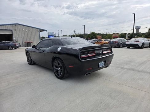 Used 2018 Dodge Challenger SXT Plus RWD image 8
