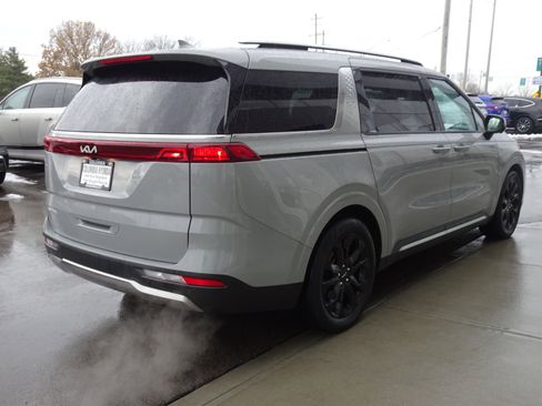 Used 2023 Kia Carnival SX image 5
