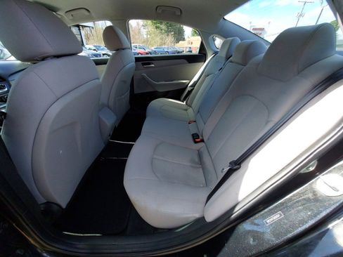 Used 2018 Hyundai Sonata SE FWD image 9