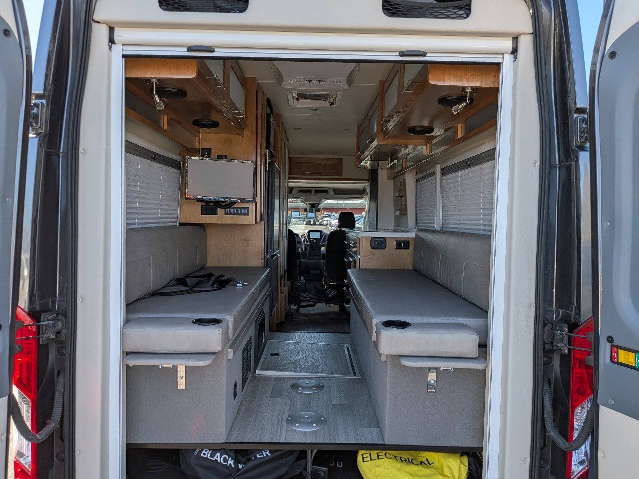 Used 2018 Ford Transit 350 XLT RWD image 15