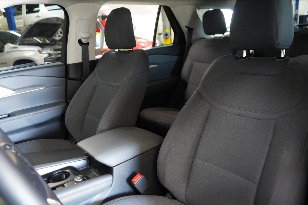 New 2026 Ford Explorer Active RWD image 19