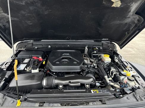 Used 2020 Jeep Wrangler Unlimited Rubicon w/ Dual Top Group image 28