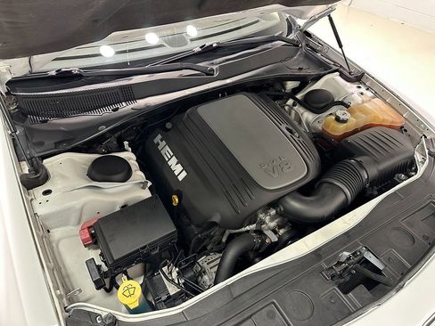 Used 2013 Chrysler 300 C w/ Light Group image 4