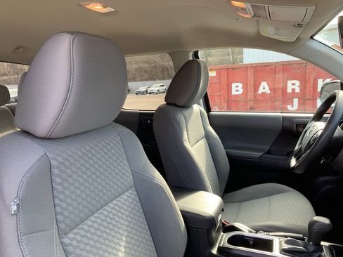 Used 2023 Toyota Tacoma SR image 18