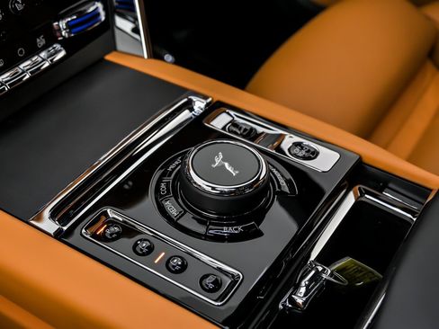 Used 2022 Rolls-Royce Cullinan image 38