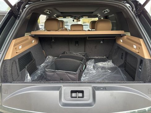 New 2025 Land Rover Range Rover SE image 11