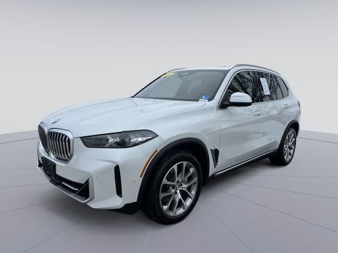 Used 2024 BMW X5 xDrive40i w/ Parking Assistance Package image 1