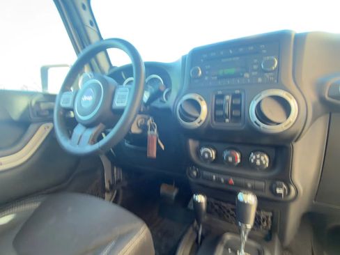 Used 2014 Jeep Wrangler Unlimited Sahara w/ Max Tow Package image 27