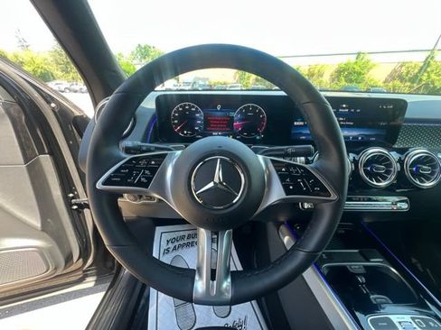 Used 2025 Mercedes-Benz GLB 250 4MATIC image 28